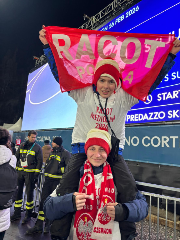 Kibice Jantara dopingują Polaków na skoczni