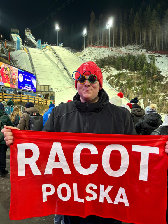 Kibice Jantara dopingują Polaków na skoczni