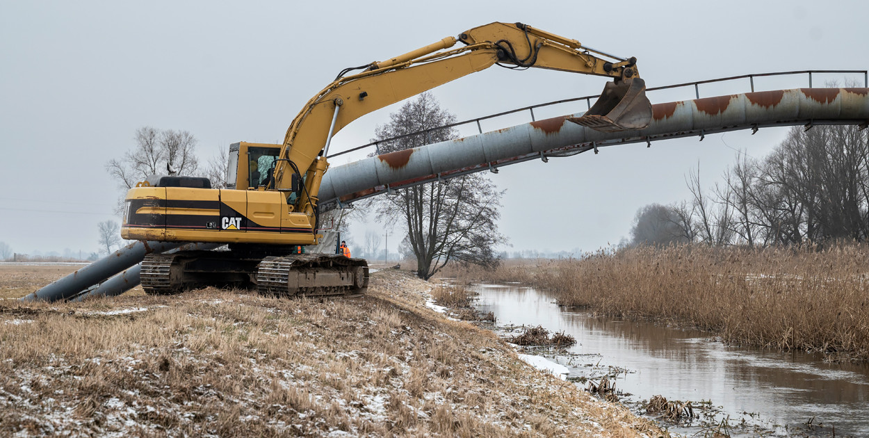 Zniknął łuk z rur nad kanałem Obry