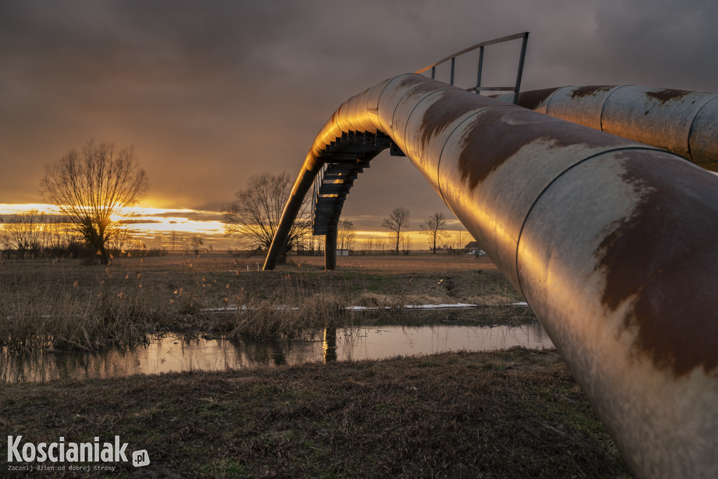 Zniknął łuk z rur nad kanałem Obry