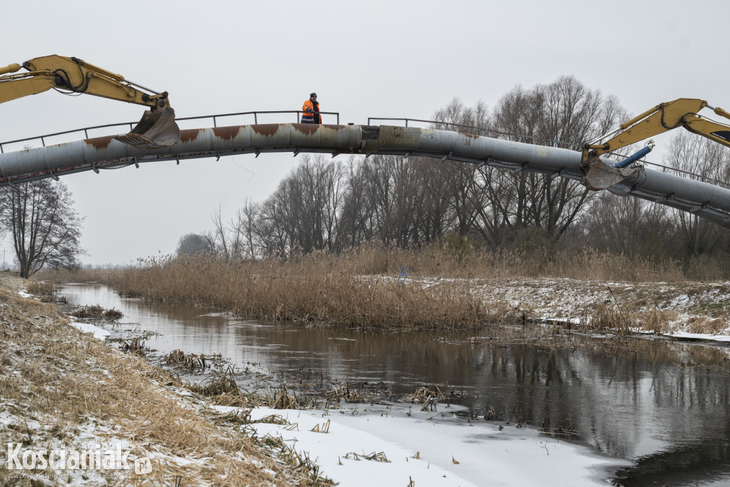 Zniknął łuk z rur nad kanałem Obry