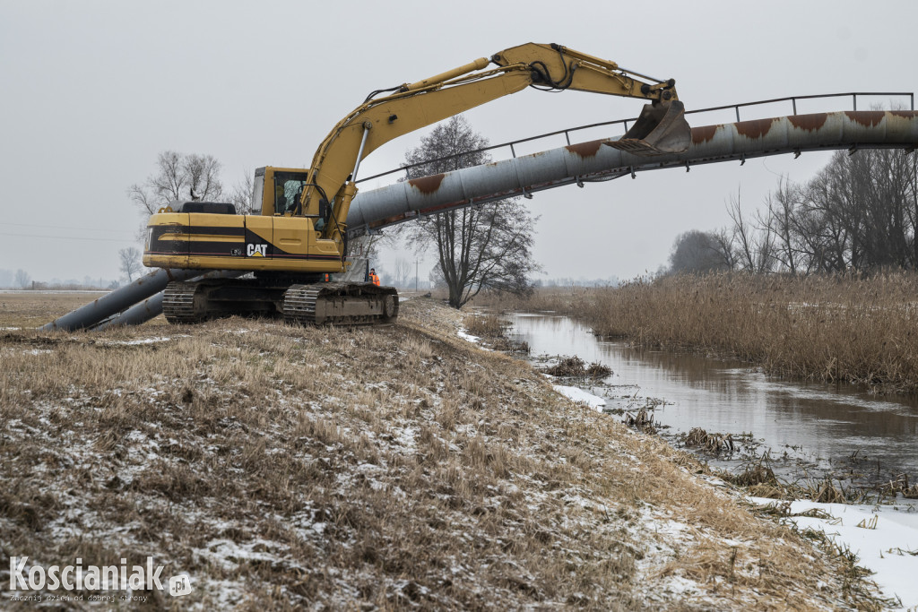 Zniknął łuk z rur nad kanałem Obry