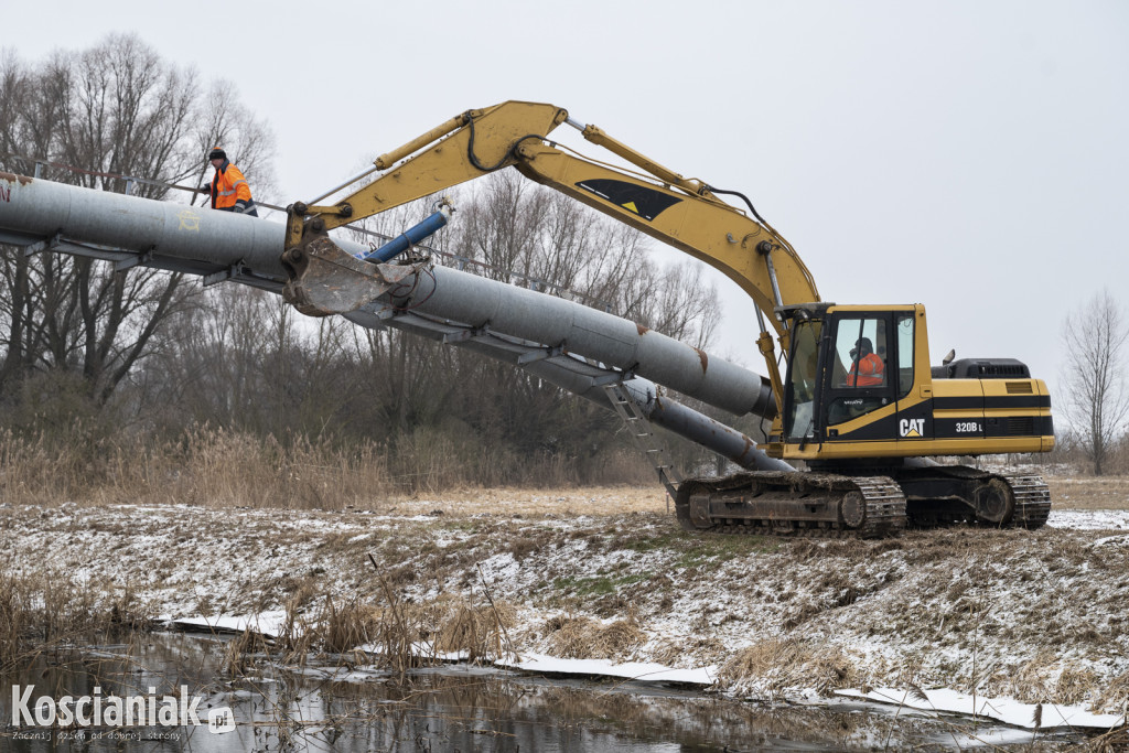 Zniknął łuk z rur nad kanałem Obry