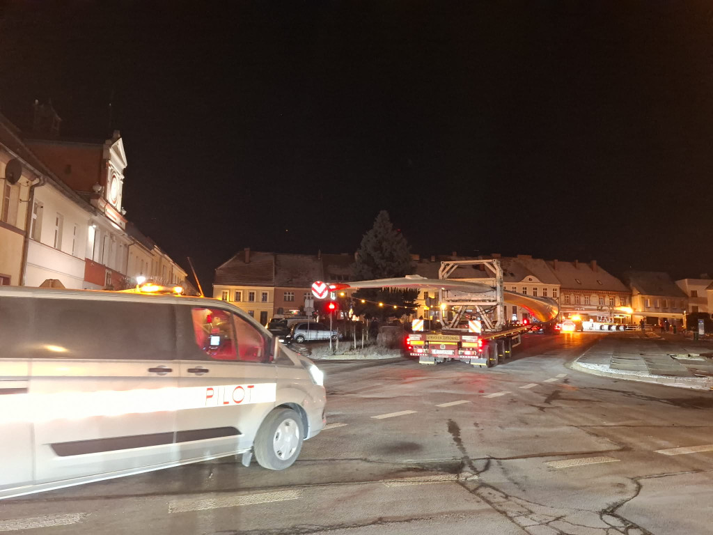 Przejazd kolosów przez Śmigiel