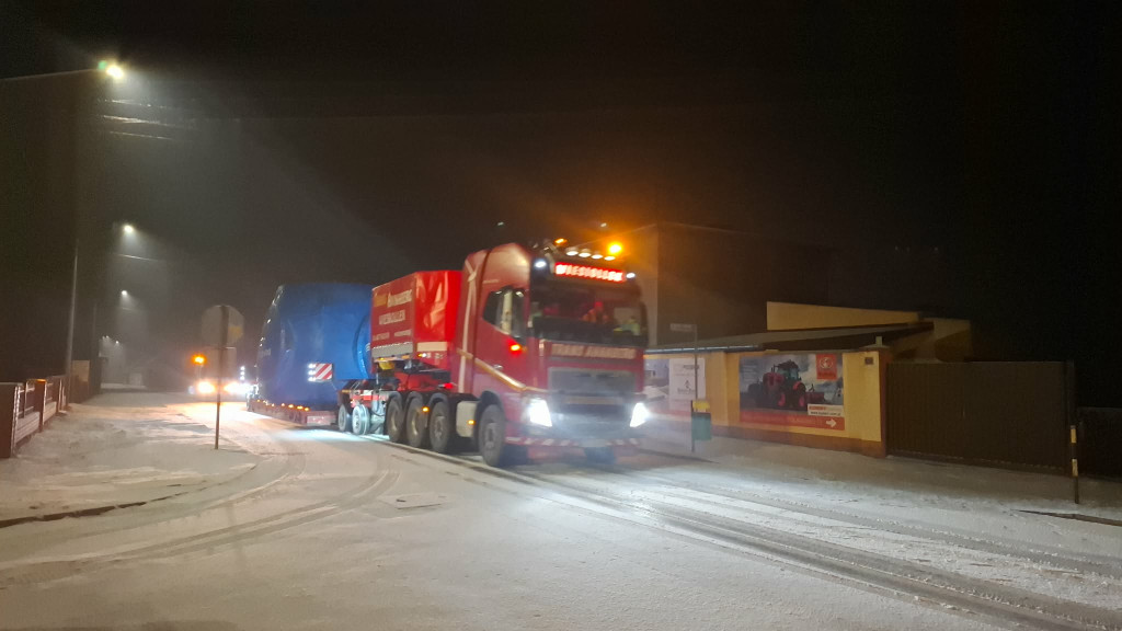 Przejazd kolosów przez Śmigiel