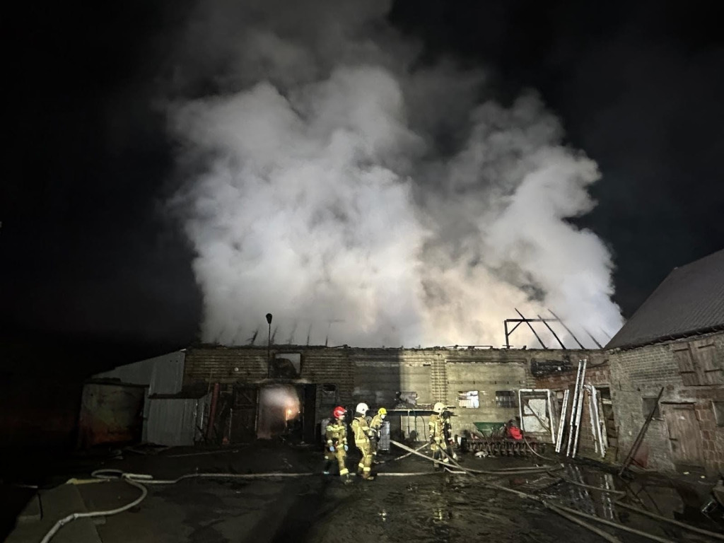 Duży pożar obory w Mościszkach