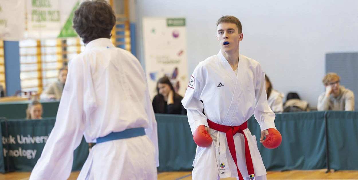 Aleksander Opas z trzema medalami Mistrzostw