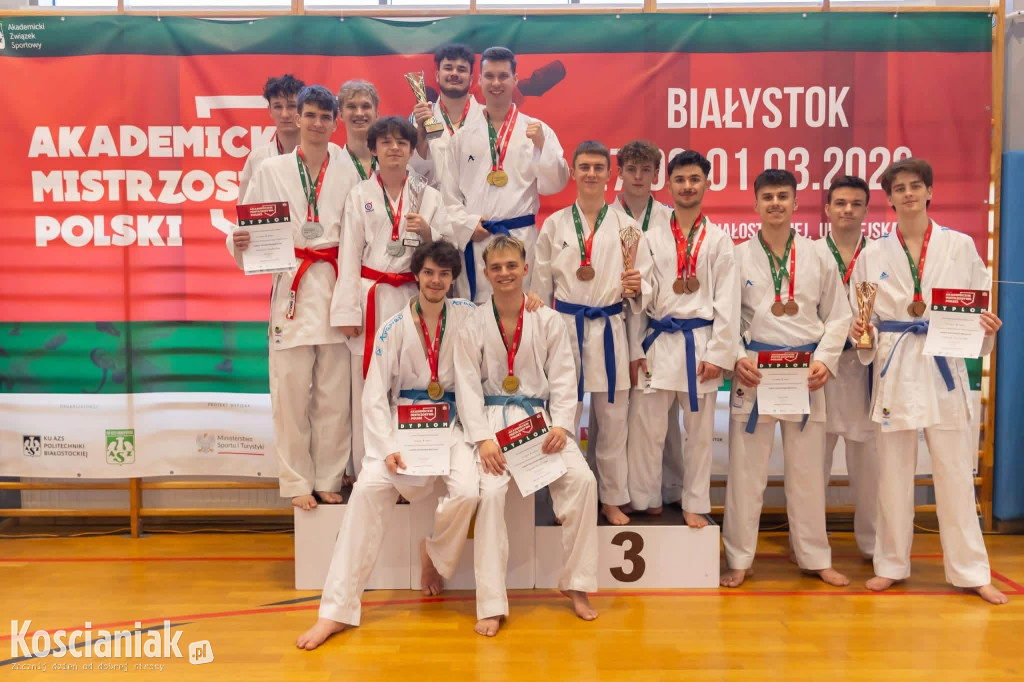 Aleksander Opas z trzema medalami Mistrzostw