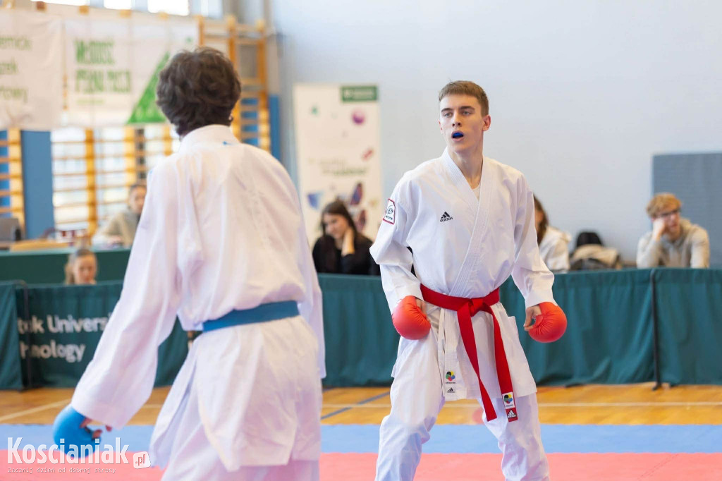 Aleksander Opas z trzema medalami Mistrzostw