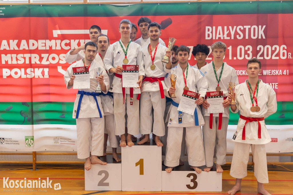 Aleksander Opas z trzema medalami Mistrzostw