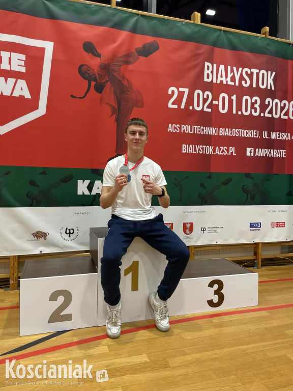 Aleksander Opas z trzema medalami Mistrzostw