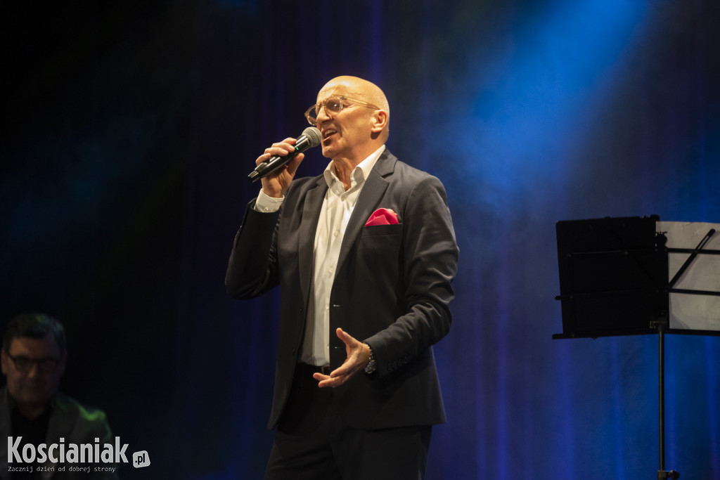 Robert Rozmus wystąpił w Kościanie na Dzień Kobiet