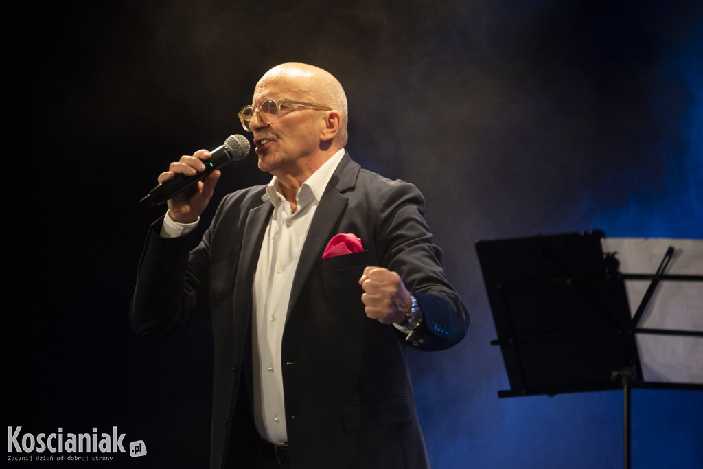 Robert Rozmus wystąpił w Kościanie na Dzień Kobiet