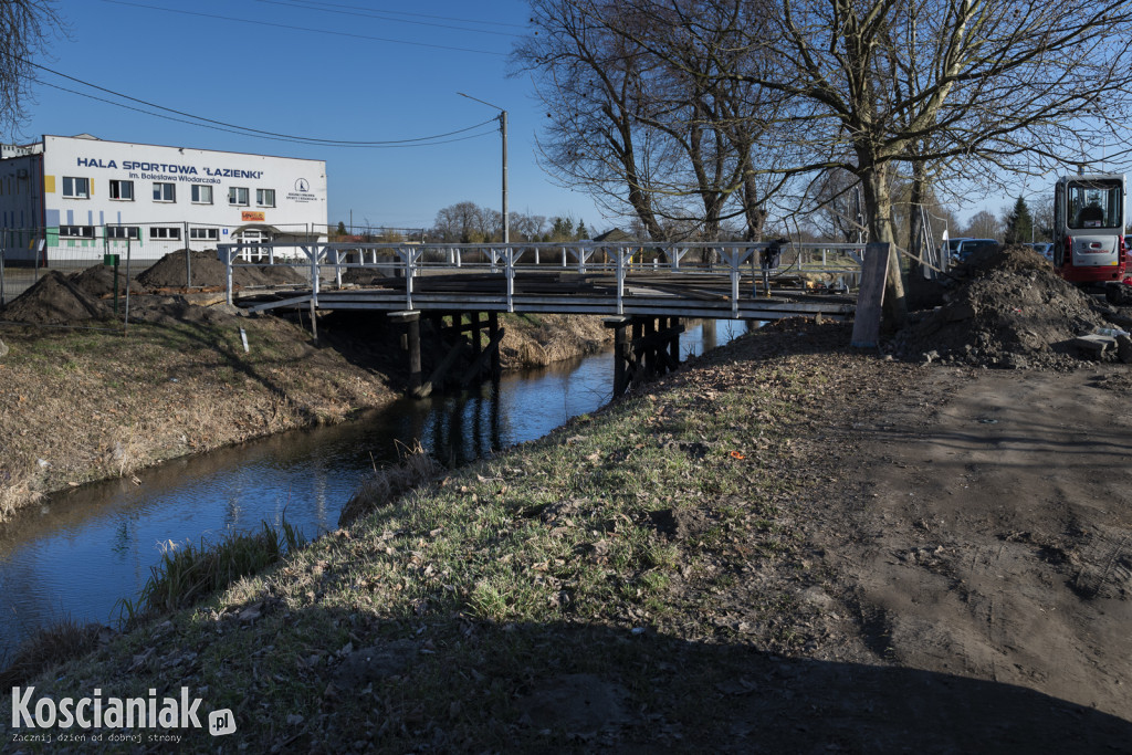Trwa remont mostu na Łazienkach