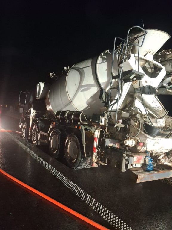 Spłonęła kabina betoniarki na S5