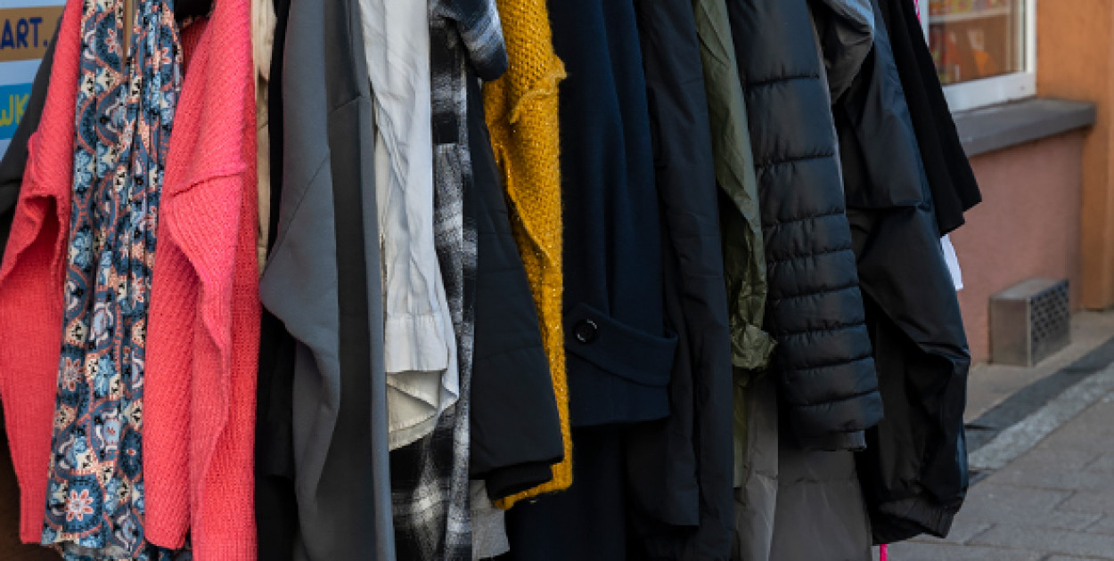 Kiermasz darmowej odzieży na os. Piastowskim