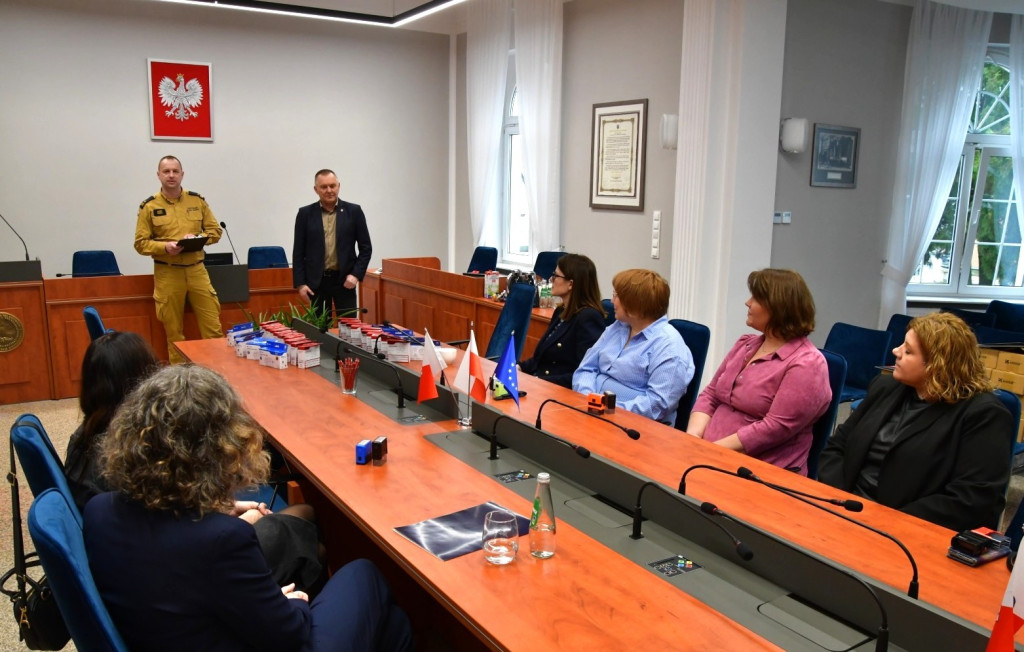 Czujki tlenku węgla i dymu dla powiatu