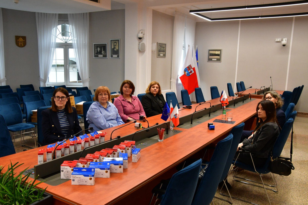 Czujki tlenku węgla i dymu dla powiatu