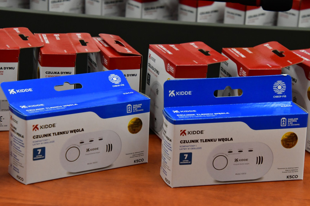 Czujki tlenku węgla i dymu dla powiatu