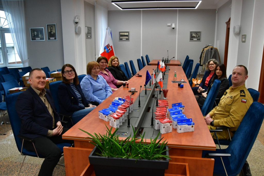 Czujki tlenku węgla i dymu dla powiatu