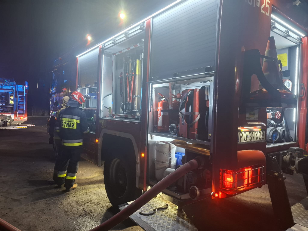 Spłonęły dwie ciężarówki w Nietążkowie