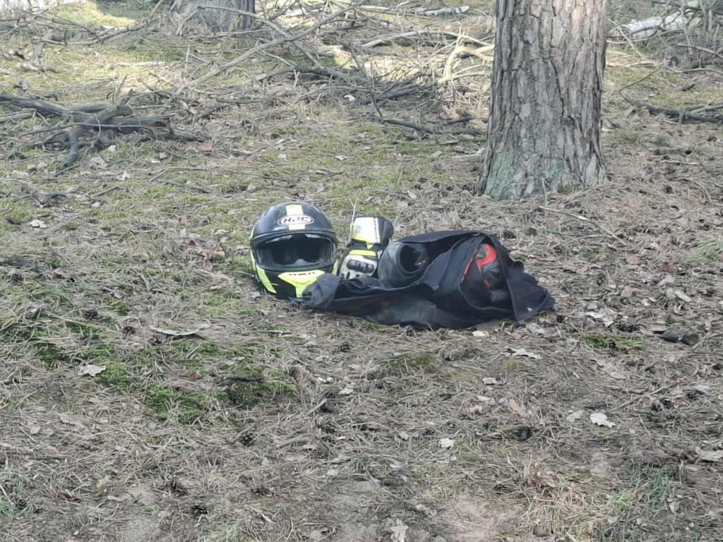 Motocyklista wjechał w stado saren