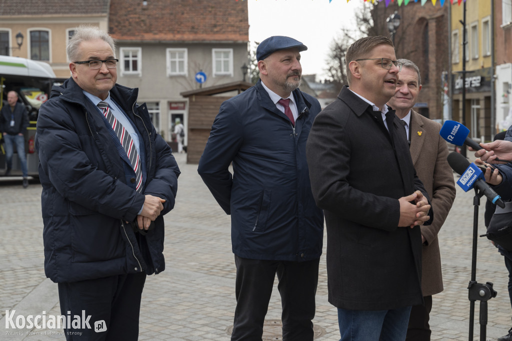 Prezentacja autobusów na Rynku w Kościanie