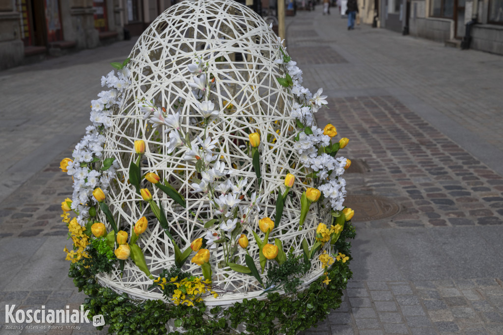 Ozdoby wielkanocne i wiosenne w Kościanie