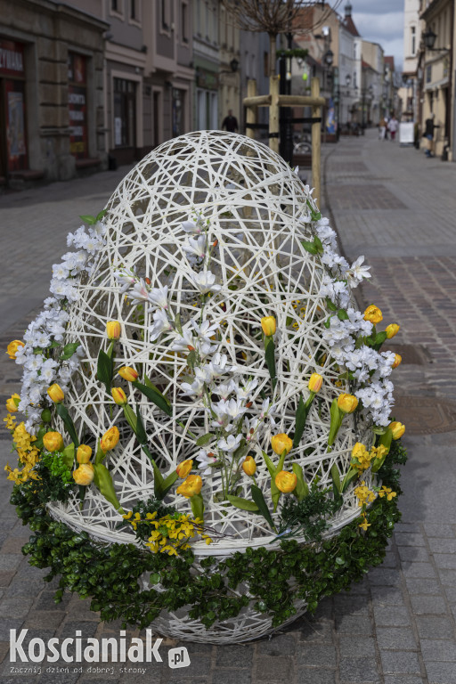 Ozdoby wielkanocne i wiosenne w Kościanie