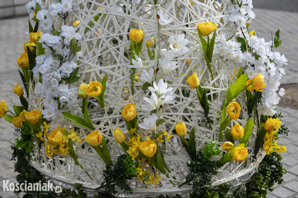Ozdoby wielkanocne i wiosenne w Kościanie