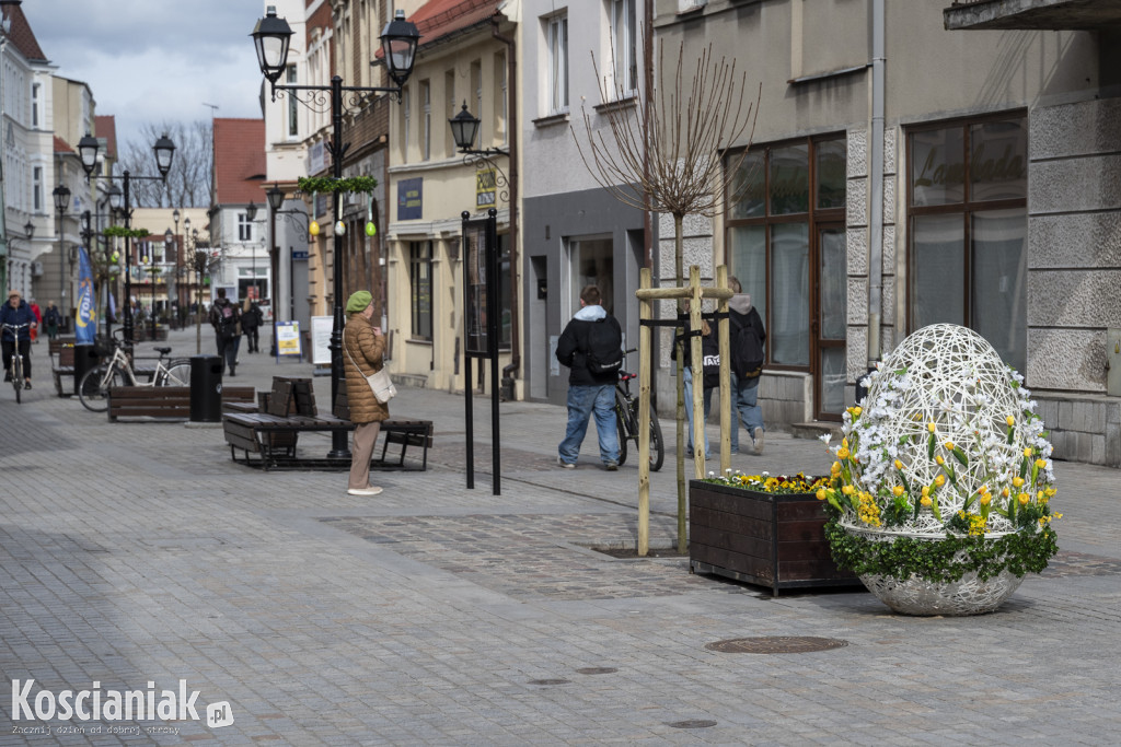 Ozdoby wielkanocne i wiosenne w Kościanie