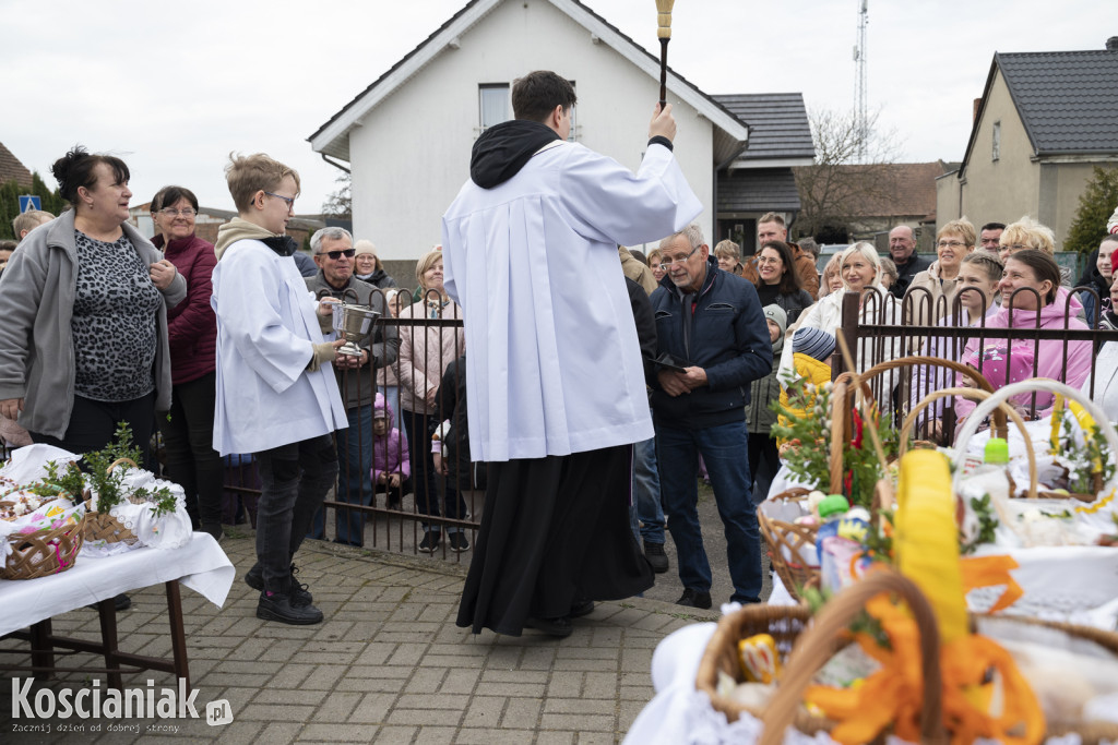 Święconka w Kiełczewie w obiektywie