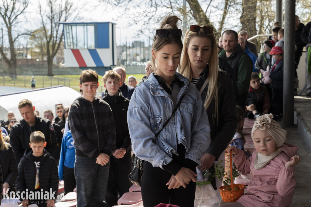 Święconka na Stadionie Miejskim w Kościanie