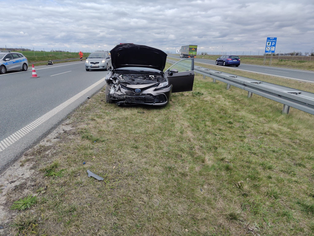 Nieprawidłowe wyprzedzanie przyczyną kolizji