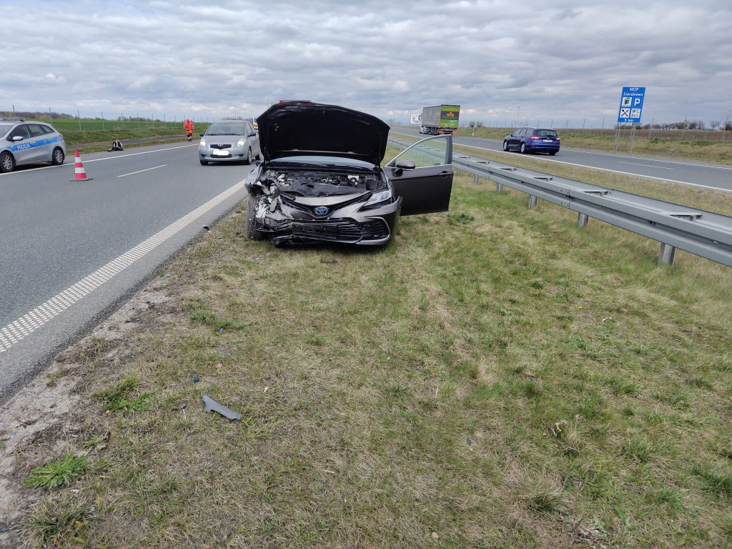 Nieprawidłowe wyprzedzanie przyczyną kolizji