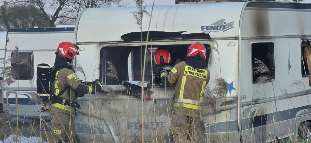 Pożar przyczepy kempingowej