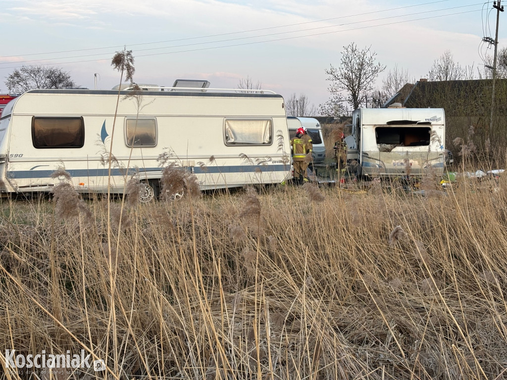 Pożar przyczepy kempingowej