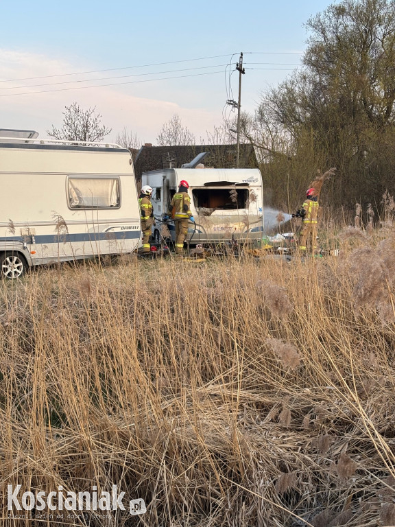 Pożar przyczepy kempingowej