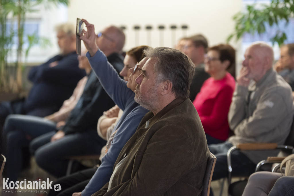 Koncert Nata Evgeny w kościańskiej bibliotece