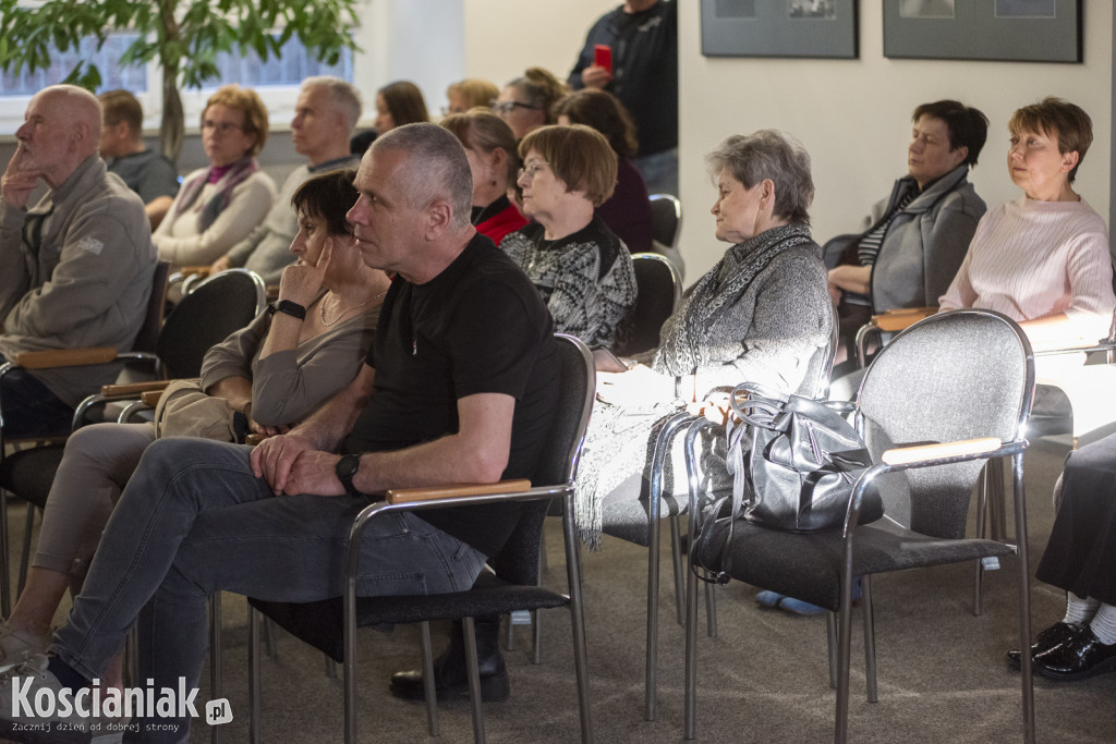 Koncert Nata Evgeny w kościańskiej bibliotece