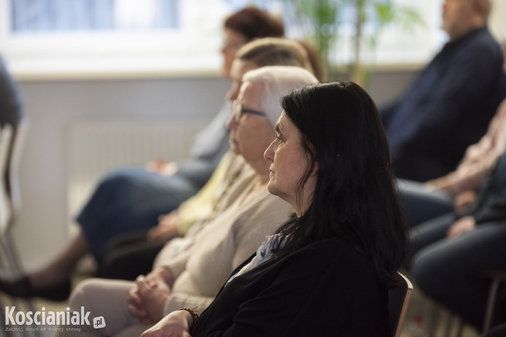 Koncert Nata Evgeny w kościańskiej bibliotece