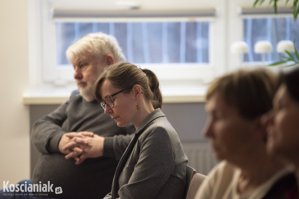 Koncert Nata Evgeny w kościańskiej bibliotece