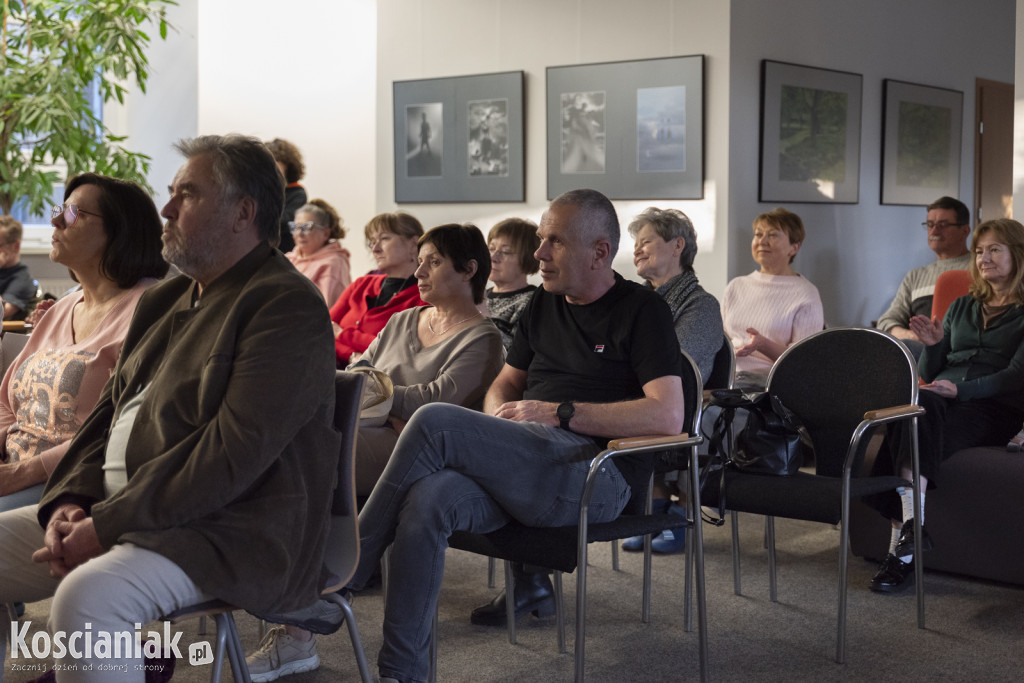 Koncert Nata Evgeny w kościańskiej bibliotece