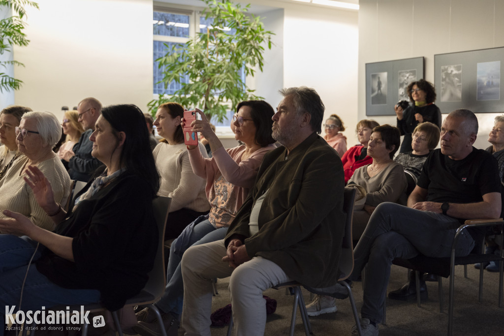 Koncert Nata Evgeny w kościańskiej bibliotece