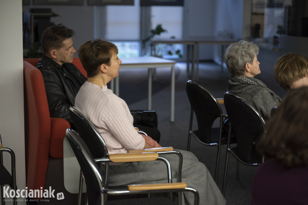 Koncert Nata Evgeny w kościańskiej bibliotece