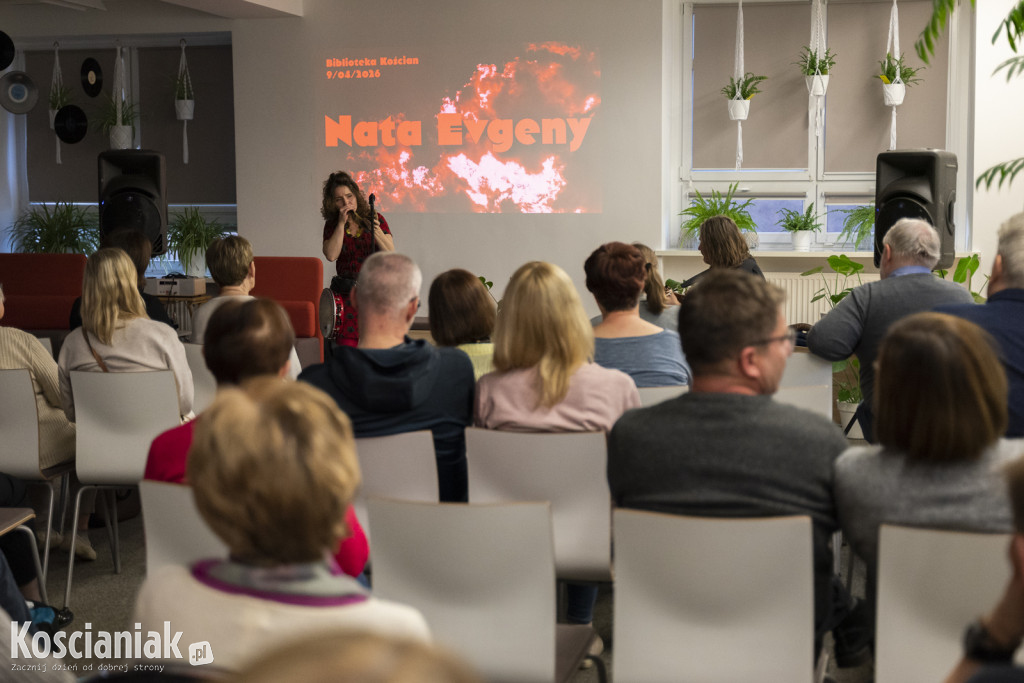 Koncert Nata Evgeny w kościańskiej bibliotece