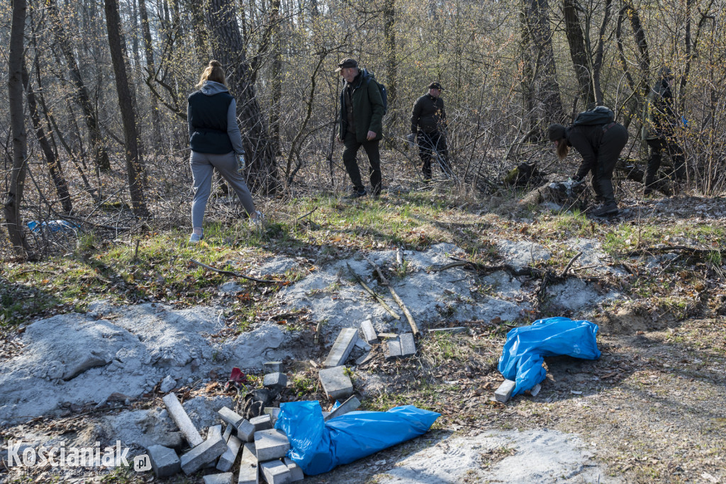 Czwarte sprzątanie lasu w Kurzej Górze