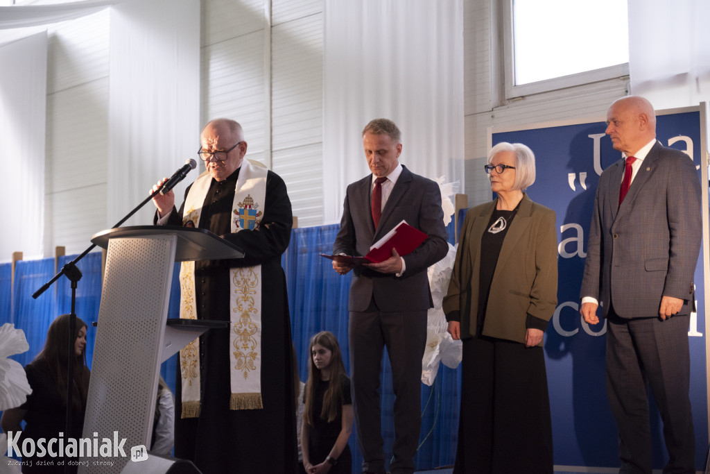 Nadanie imienia szkole w Bonikowie