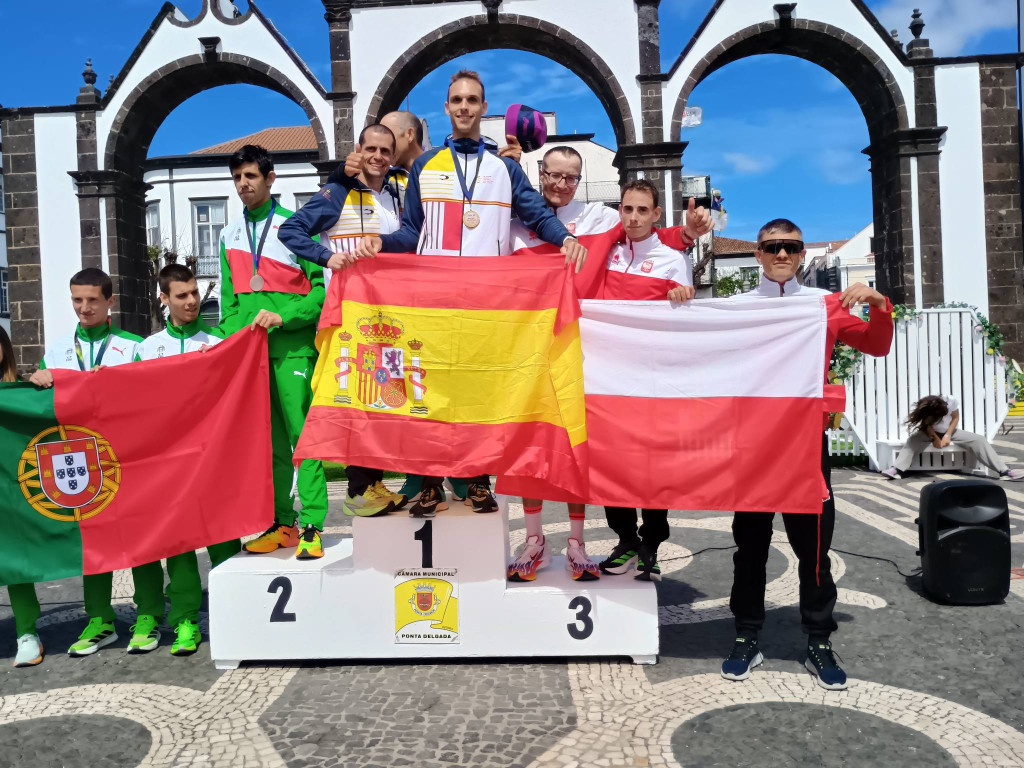 Brązowe medale zawodników LKS Sana Kościan