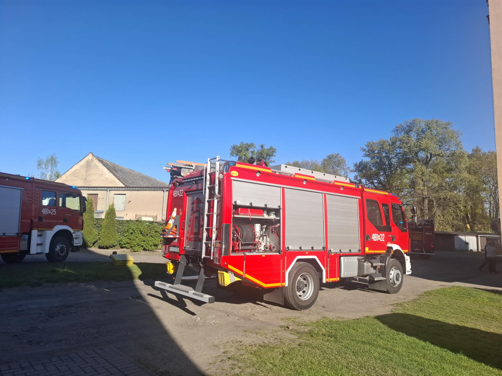 Pożar mieszkania w bloku w Gryżynie